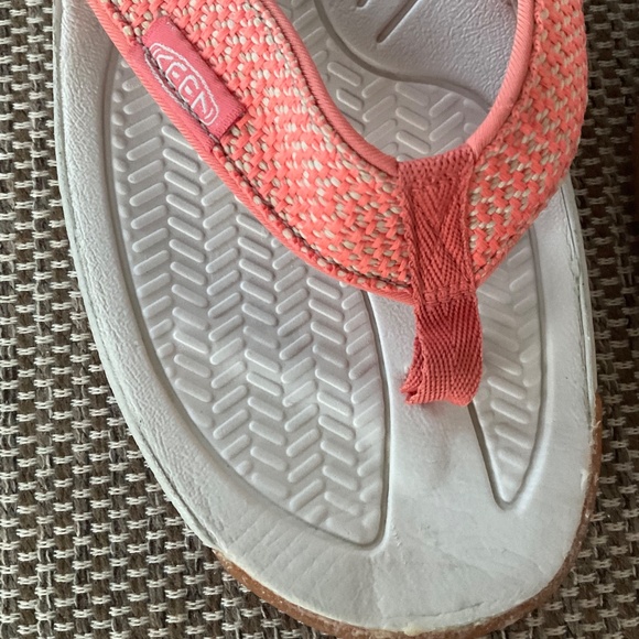 Keen flip flop sandals.Orange,size 9. - Picture 2 of 9